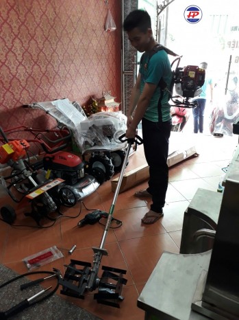 Máy xạc cỏ Yikito GX35